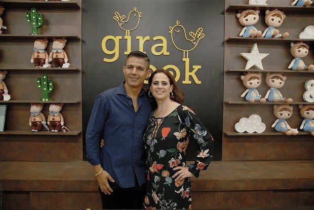 Daniela Repolês e Adriano Pereira, fundadores da franquia Giralook (Foto: Divulgação)
