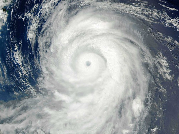 Imagem de satélite da NASA mostra o tufão Lionrock no Pacífico (Foto: HO / NASA / via AFP Photo)