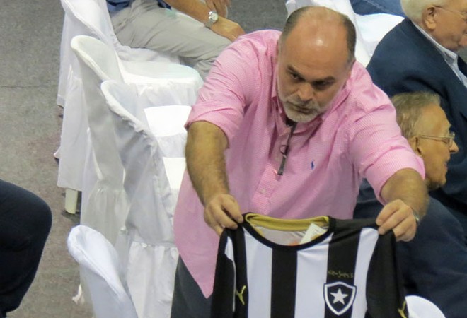 Maurício Assumpção e Carlos Eduardo Pereira reunião Botafogo (Foto: Thiago Pinheiro/Site Botafogo Sem Medo) Maurício Assumpção e Carlos Eduardo Pereira reunião Botafogo (Foto: Thiago Pinheiro/Site Botafogo Sem Medo)