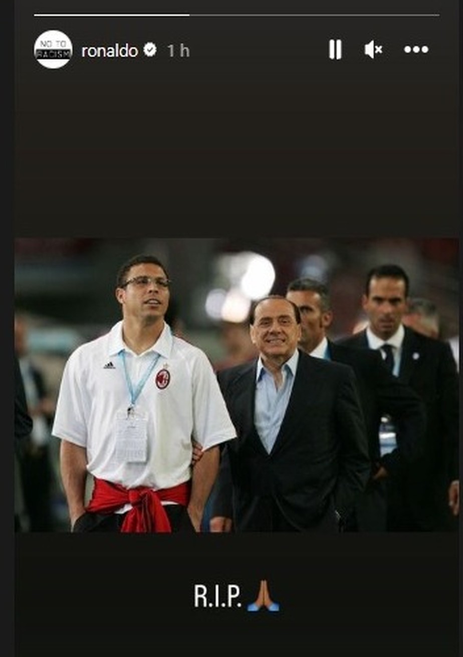 Ronaldo lamenta a morte de Berlusconi