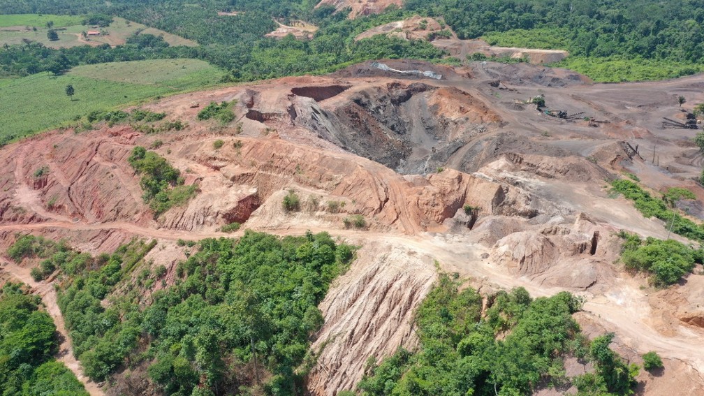 Área de mineração ilegal próximo a linhas de transmissão no Pará  — Foto: Polícia Federal/Divulgação 