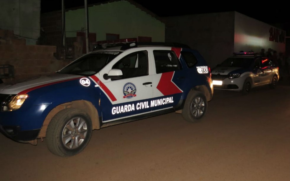 Adolescente de 15 anos morre após ser baleada na cabeça, em frente a casa de namorado na Bahia — Foto: Edivaldo Braga/Blogbraga