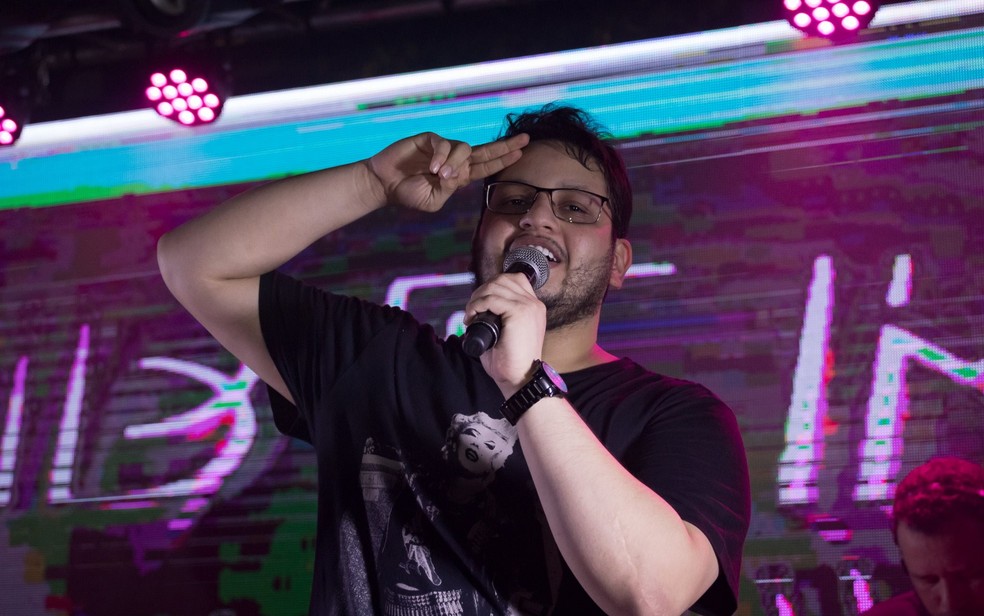 Maurílio Delmont Ribeiro, que faz dupla com Luiza — Foto: Reprodução/Luiza e Maurílio