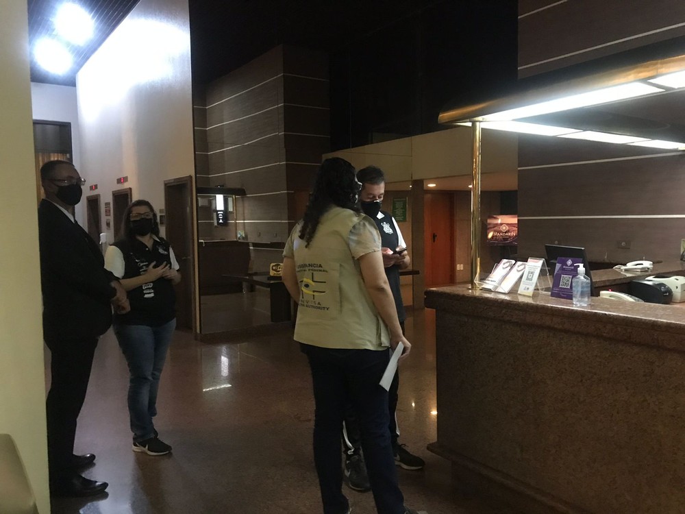 Anvisa tenta impedir Willian de enfrentar o Atlético-GO; fiscal vai ao hotel do Corinthians e diz que jogador pode ser preso se jogar