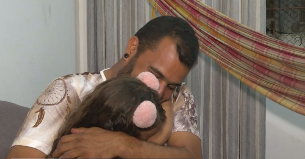 Raimundo e a filha &mdash; Foto: TV Bahia
