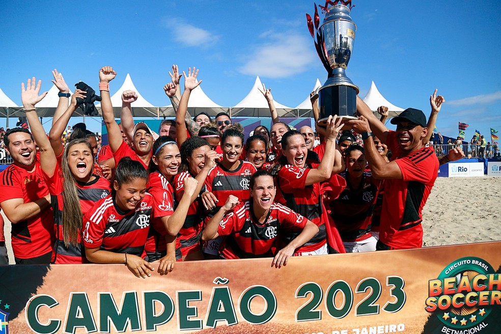 Flamengo campe&atilde;o feminino do Circuito Brasil de futebol de areia &mdash; Foto: Nilton Brito/ NB Photopress