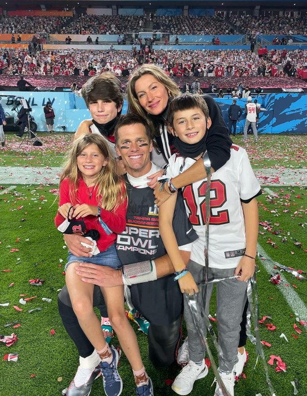 Gisele Bündchen, Tom Brady, filhos e enteado (Foto: Reprodução/Instagram)