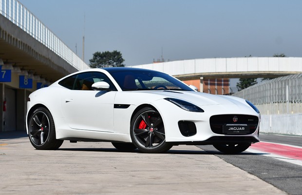 jaguar f type com motor 2