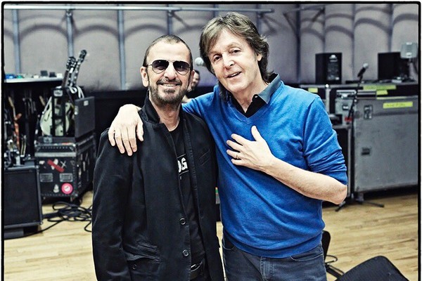 Os Beatles Paul McCartney e Ringo Starr (Foto: Twitter)