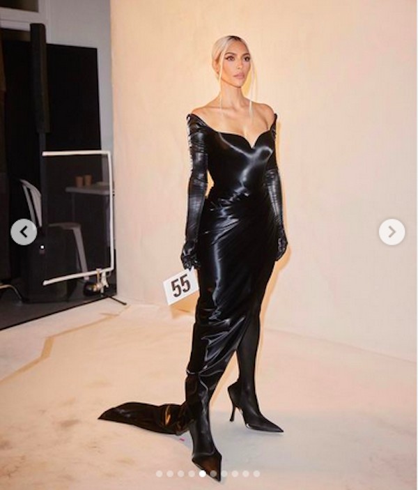 A socialite Kim Kardashian nos bastidores da Paris Fashion Week 2022 (Foto: Instagram)