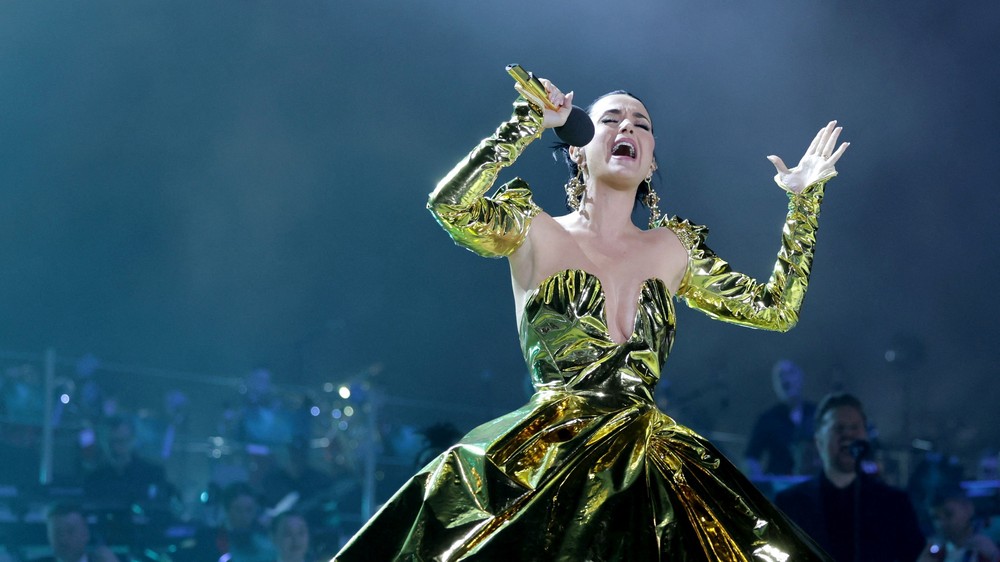 Katy Perry durante apresentação no show de coroação do Rei Charles III, em Londres, em 7 de maio de 2023
