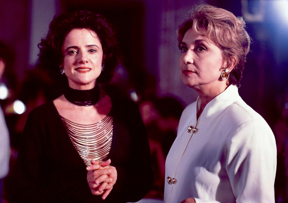 Marieta Severo e Eva Wilma em cena da novela 'Pátria Minha', de 1994 — Foto: Acervo Grupo Globo