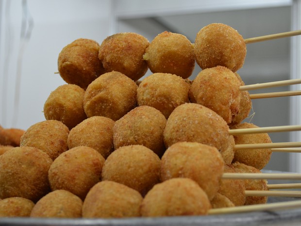 Comida de peão feita no fogo de chão em Barretos: você tem que provar essa  deliciosa tradição! - TudoGostoso