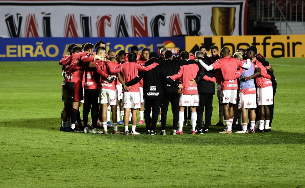 São Paulo encara o Ceará para evitar pior sequência na temporada 2021