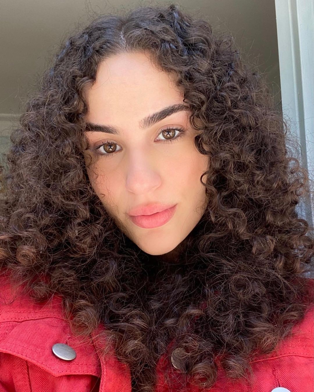 Livian Aragão compartilha selfies sem make e faz sucesso (Foto: Reprodução / Instagram)