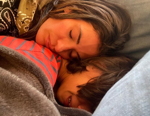 Isabella Fiorentino e um dos três filhos (Foto: Reprodução/Instagram)