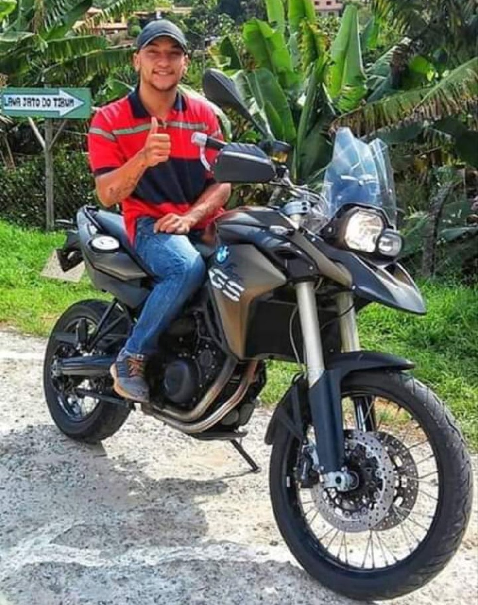 Fabio era motoboy em Petrópolis e foi baleado na rodovia Washington Luiz — Foto: Reprodução/Arquivo Pessoal