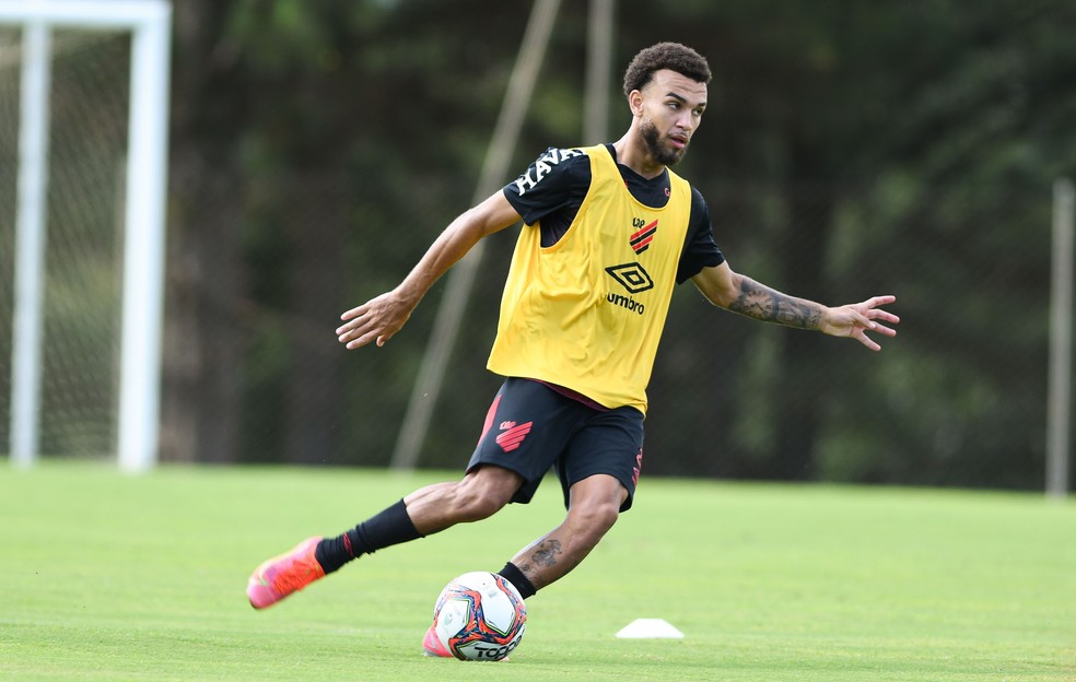 Jajá é um atacante de velocidade — Foto: Athletico