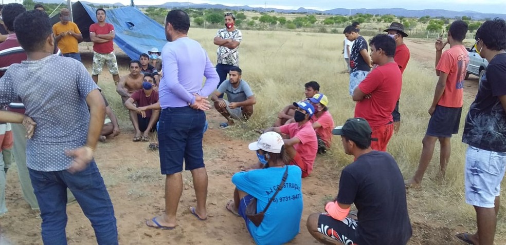 Ciganos realizam acampamento de protesto em Sousa — Foto: Arquivo Pessoal / Comunidade Cigana de Sousa