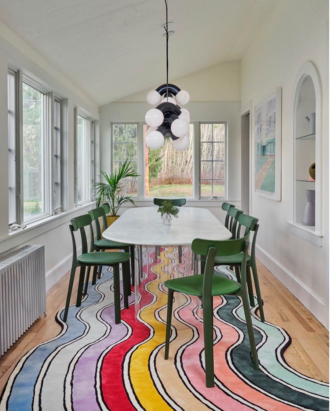 Décor do dia: sala de jantar com tapete multicolorido (Foto: Claire Esparros)