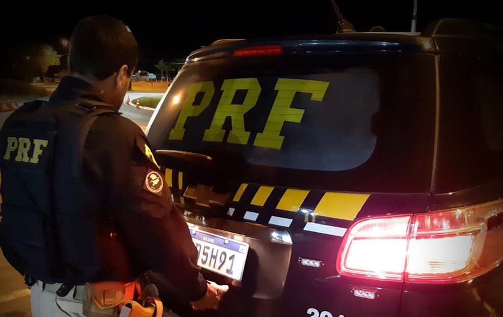 Foragido da Justiça, considerado de alta periculosidade, é preso pela PRF em Poços de Caldas — Foto: Polícia Rodoviária Federal