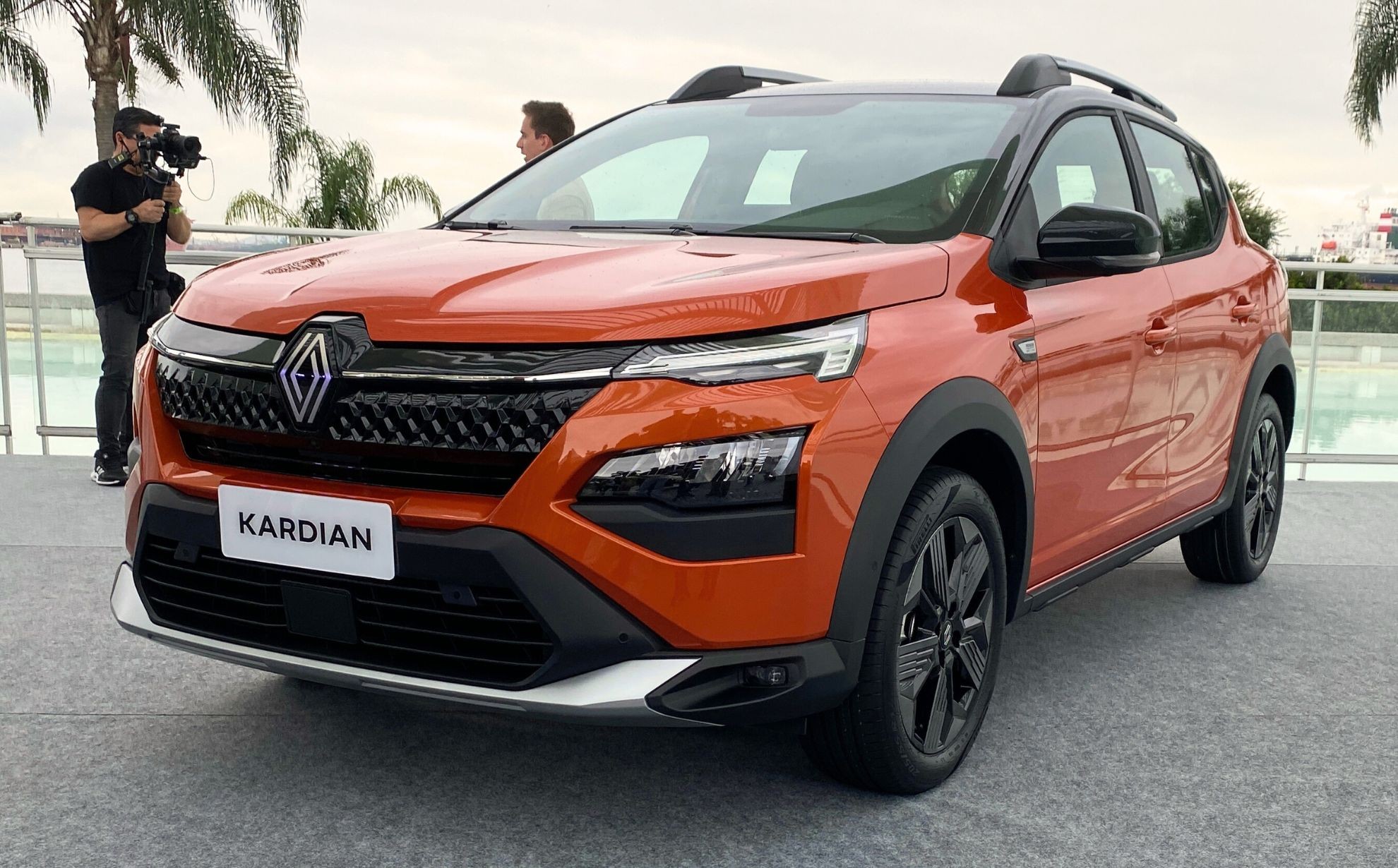 Novo Renault Kardian será vendido em quatro versões no Brasil; veja quais são