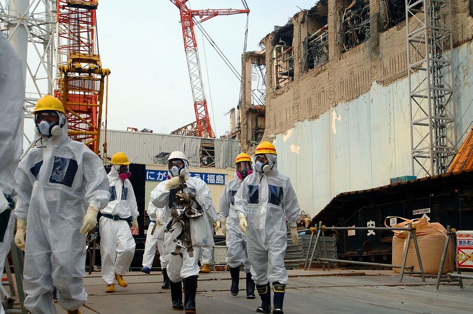Técnicos da Agência Internacional de Energia Atômica visitam a usina nuclear de Fukushima, no Japão