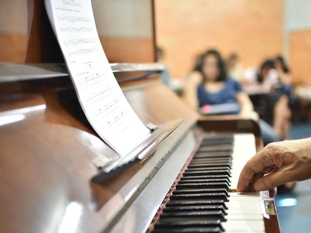 Toledo oferta cursos gratuitos de instrumentos, teatro e desenho; veja como participar 