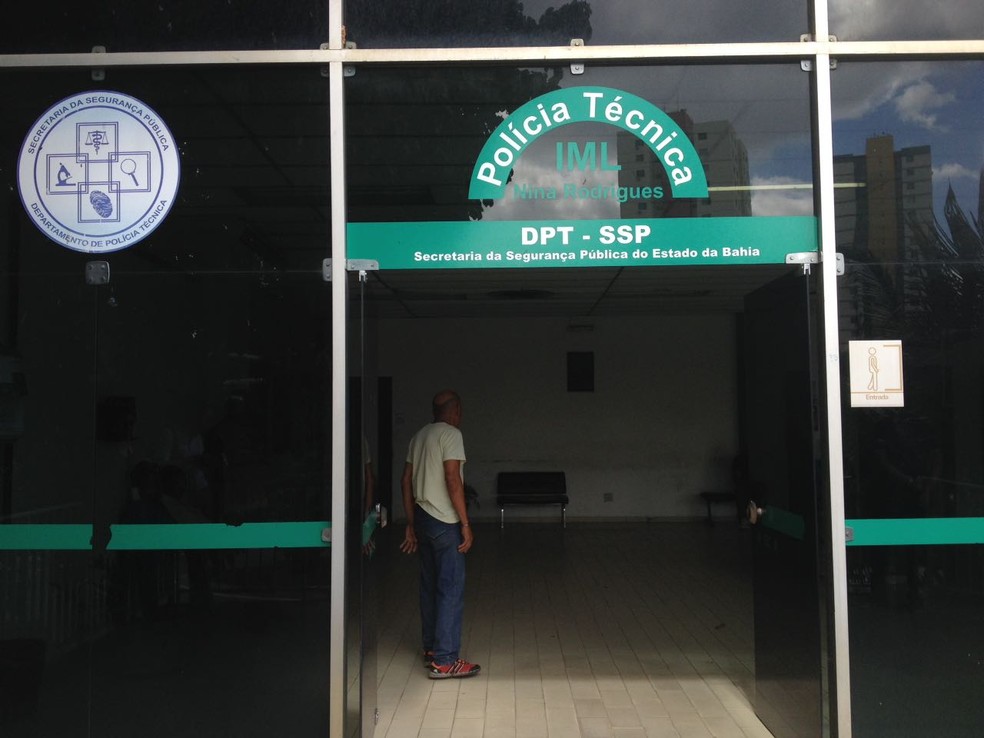 IML em Salvador — Foto: Natally Acioli/G1