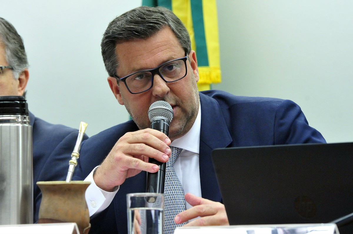 Arthur Lira escolhe relator favorável à manutenção da prisão de Daniel Silveira