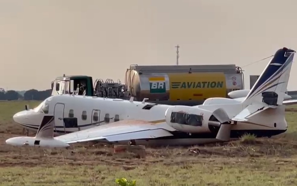 Avião que saiu da pista do aeroporto de Goiânia levava paciente para os Estados Unidos — Foto: Mauricio Ferraz/TV Globo
