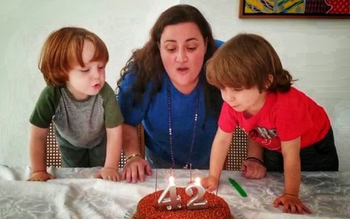 Irmã de Paulo Gustavo comemora seu aniversário com os filhos do ator