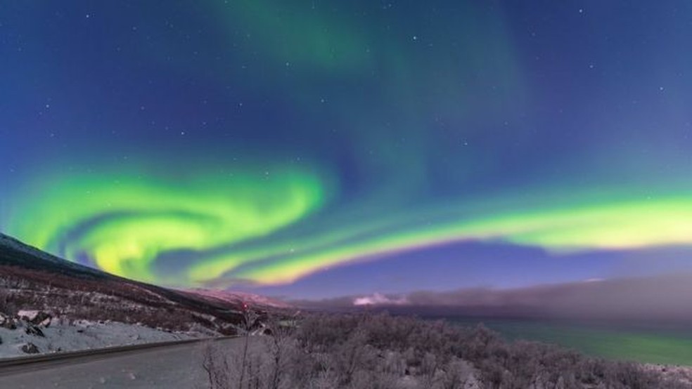 As observações da aurora boreal costumam acontecer em Abisko entre meados de agosto e o mês de abril. — Foto: Getty