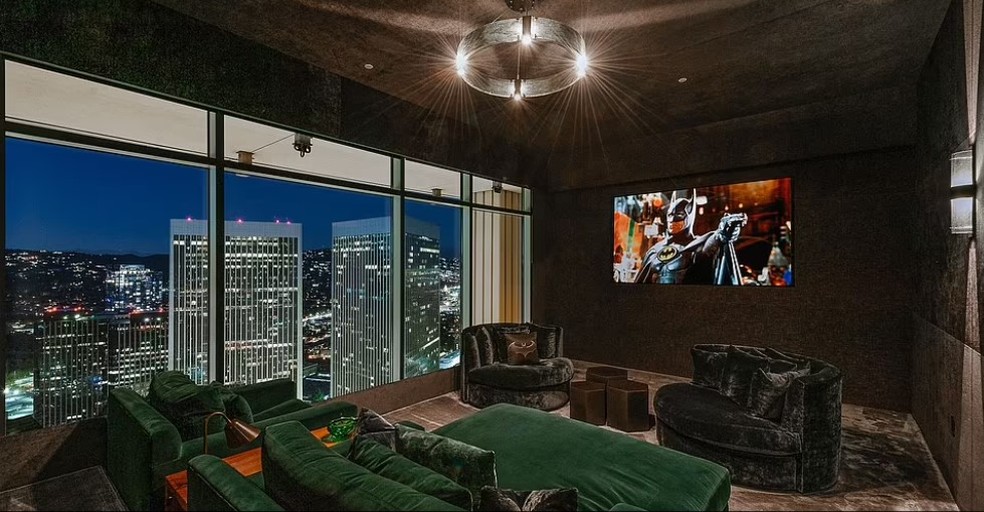 Rihanna compra cobertura de mais de R$ 100 milhões — Foto: Reprodução/Joel Reis/ZenHouse/Mega