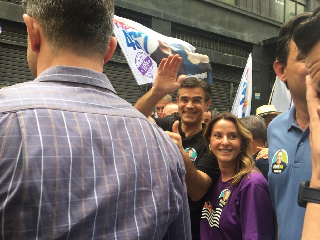 Em primeiro dia de campanha, Rodrigo Garcia faz caminhada no Centro de SP e minimiza terceiro lugar em pesquisa