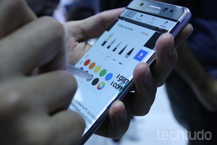 Galaxy Note 7 tem tela de 5,7 polegadas QHD com suporte a S Pen (Foto: Reprodução/Elson de Souza)
