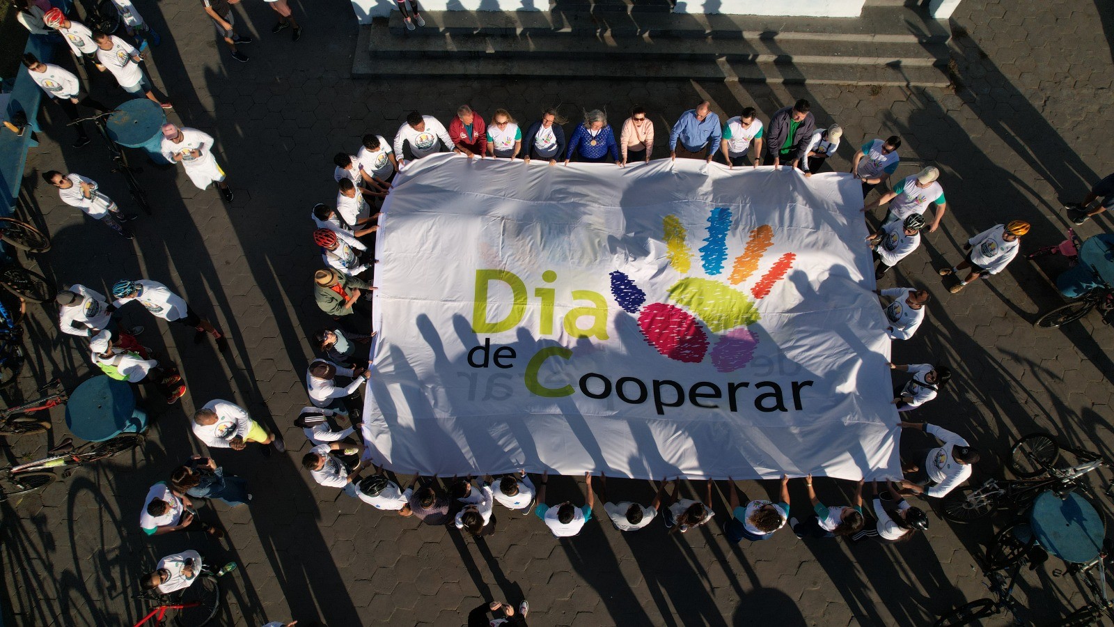 Cooperativas mobilizam 9 mil pessoas em Morrinhos, para celebrar cultura da cooperação