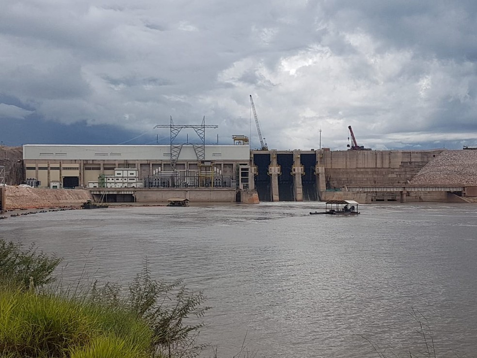 Usina foi responsabilizada pela morte de 6 toneladas de peixe no Rio Teles Pires — Foto: MPE/Divulgação