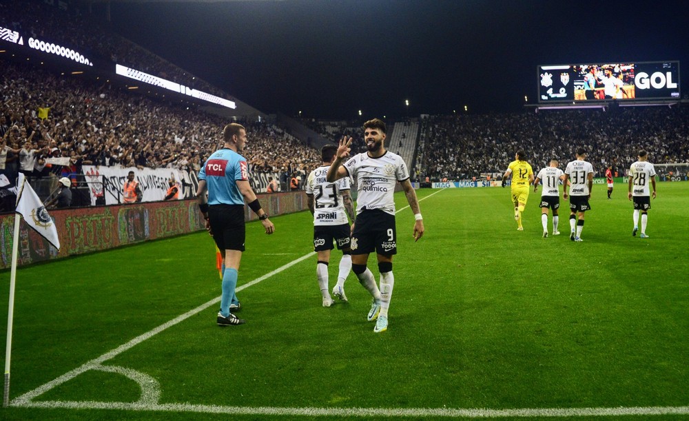 4 chutes, 3 gols: Yuri Alberto desencanta após 8 partidas para garantir virada histórica do Timão