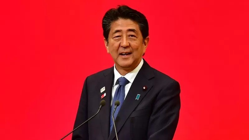 Ex-primeiro-ministro japonês Shinzo Abe participou como palestrante em um evento ligado à Igreja da Unificação (Foto: GETTY IMAGES via BBC)