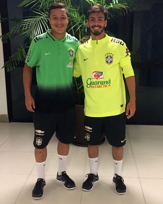 Lateral do Grêmio encontra amigo de infância Marlon na Seleção sub-20