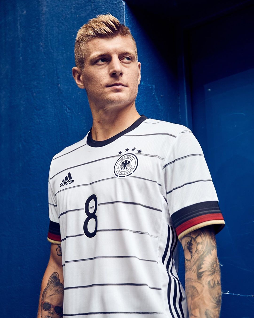 Toni Kroos vestindo o novo uniforme alemão (Foto: Reprodução: Instagram)