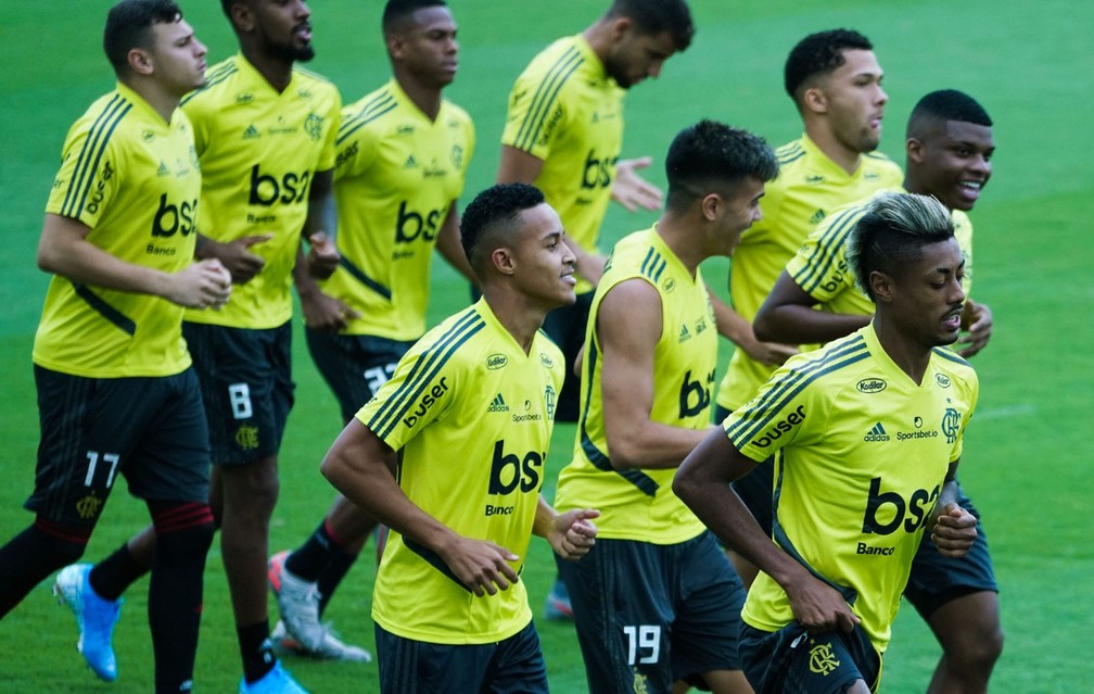 Meia-atacante começa a mostrar servilo para Jorge Jesus — Foto: Mauricio Val / Fotocom.net