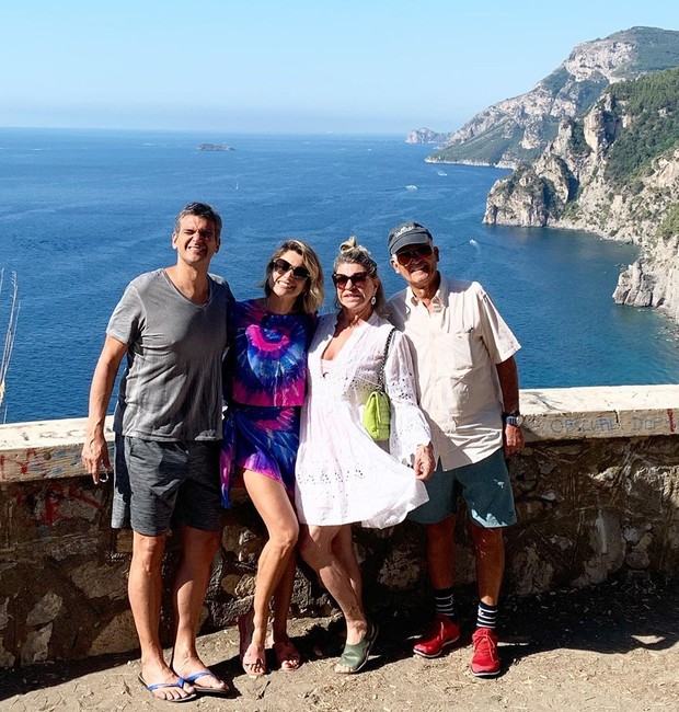 Flávia Alessandra e família (Foto: Reprodução / Instagram)