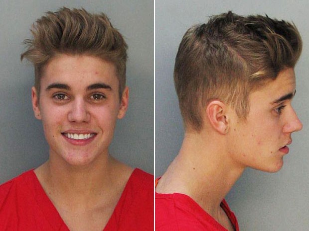 Fotos de Justin Bieber detido pela polícia de Miami nesta quinta-feira (23) (Foto: Miami Dade County Jail/AP)
