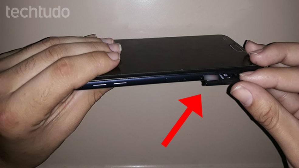 Como colocar chip de telefonia no Galaxy J7 Prime Celular TechTudo