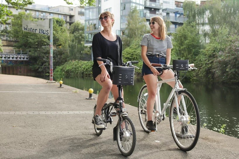 Este acessório transforma qualquer bicicleta em um modelo elétrico (Foto: Divulgação)