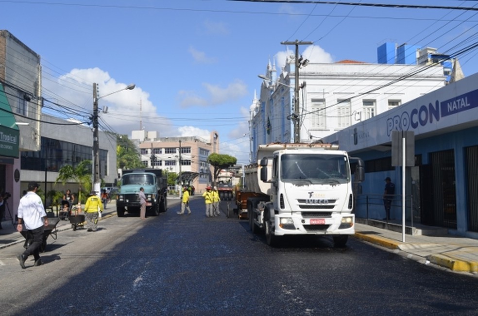 Rua Ulisses Caldas, passa por recapeamento na Cidade Alta, em Natal — Foto: Prefeitura de Natal/Divulgação