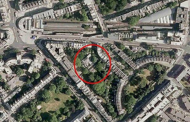 Entenda como é possível a casa ficar isolada: ela fica no meio do quarteirão, cercada pelo enorme terreno (Foto: Divulgação/Beauchamp Estates)