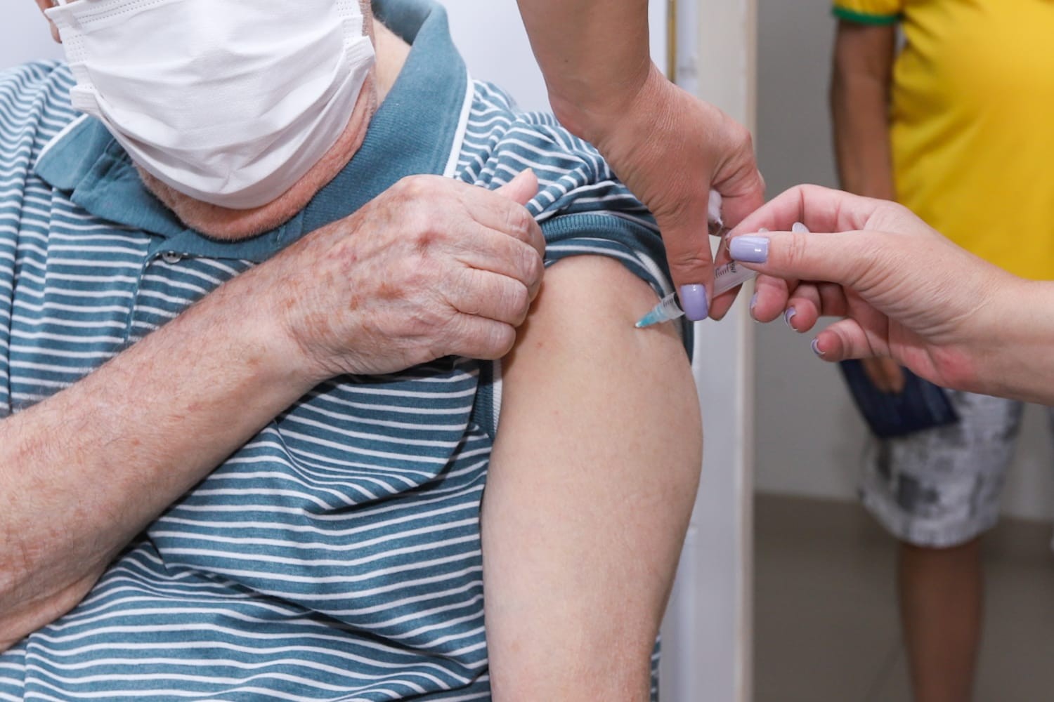Covid-19 e gripe: Campinas e outras 5 das maiores cidades da região vacinam moradores neste fim de semana